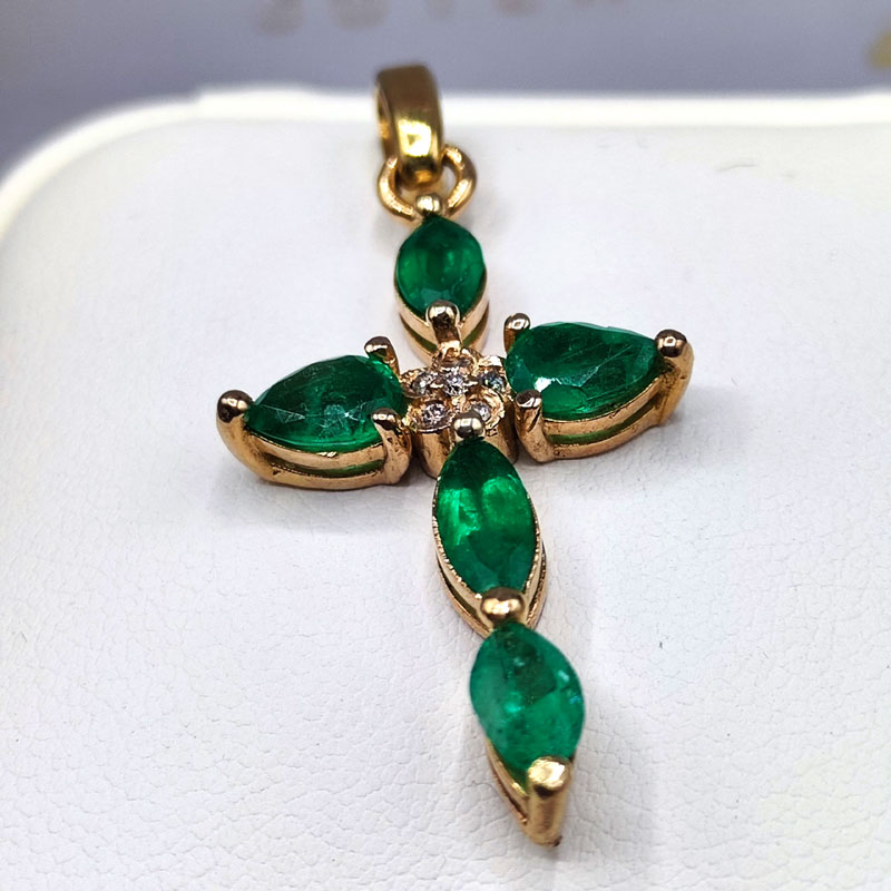 Collares y Colgantes 04