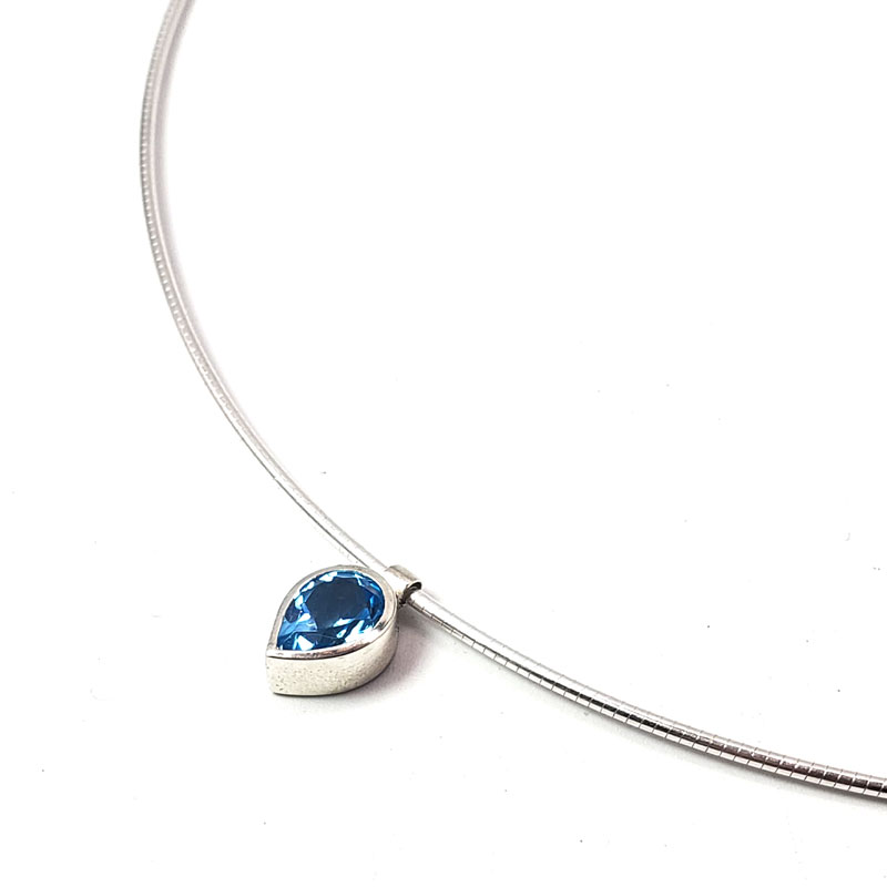 Collares y Colgantes 16