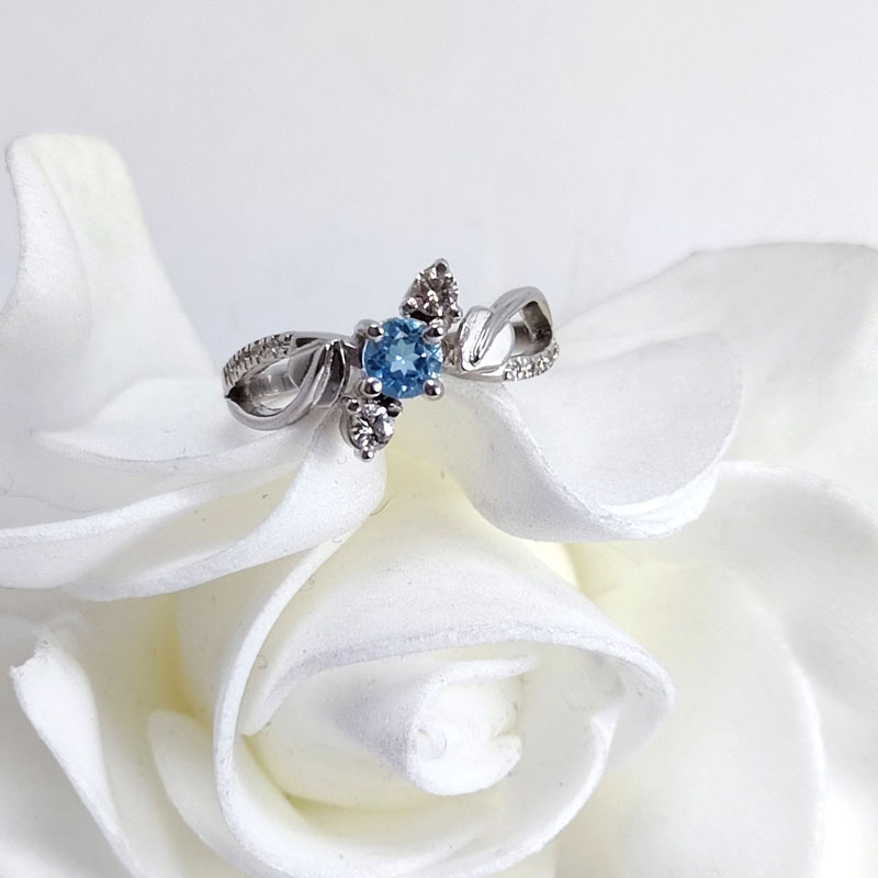 Anillo Dama 18